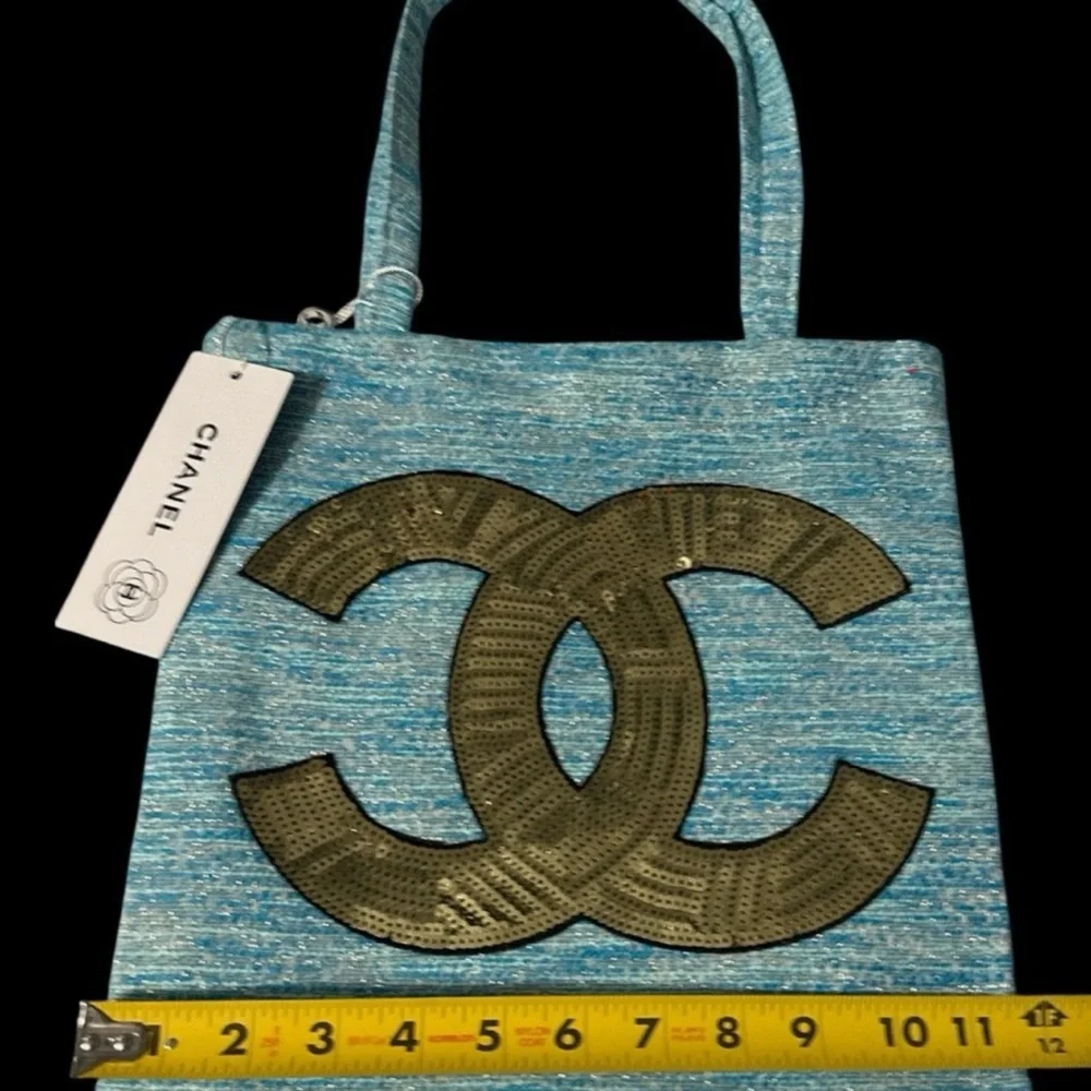 New In Bag Chanel VIP Blue & Metallic Gold Tweed Gold Sequin CC Tote Bag. - Picture 4 of 6